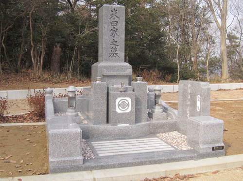 米田家墓碑.JPGのサムネール画像