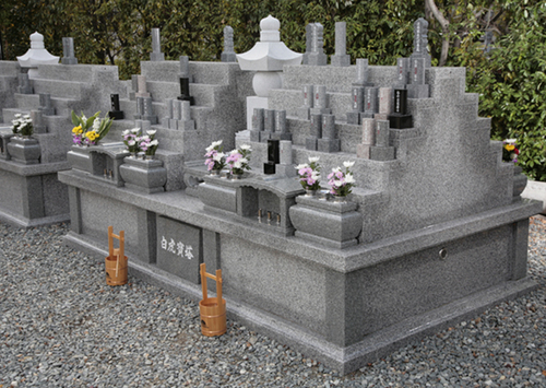 瑠璃光苑・故人供養墓.jpg