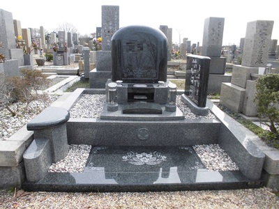 21.TH家墓碑完成.jpg